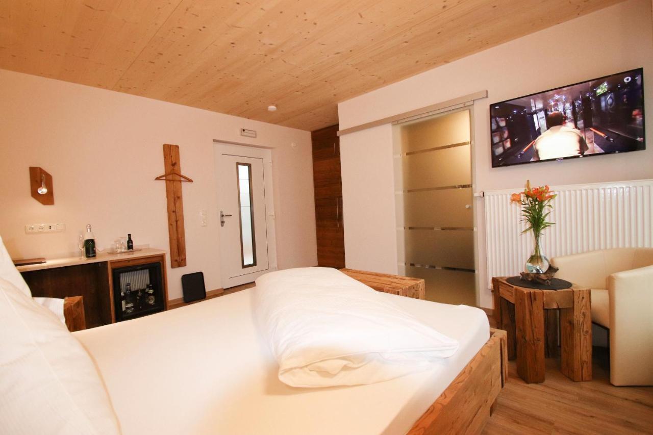 Hotel-Restaurant Gasthaus Bonimeier Niedergottsau Ngoại thất bức ảnh