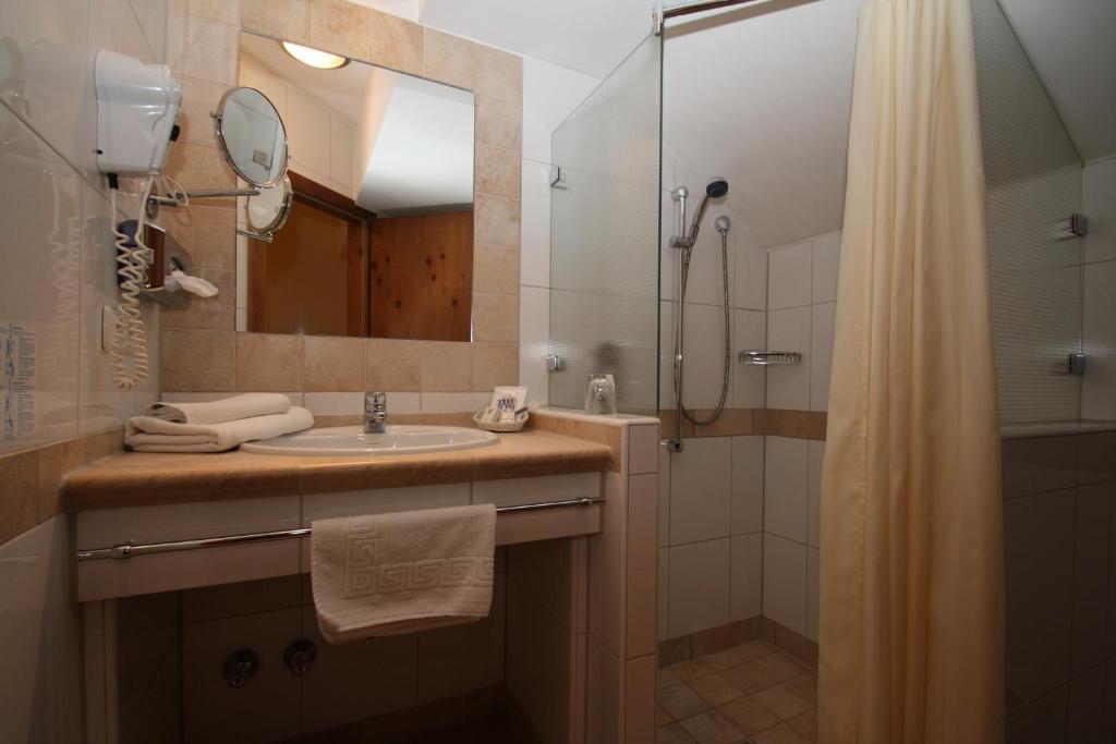 Hotel-Restaurant Gasthaus Bonimeier Niedergottsau Phòng bức ảnh